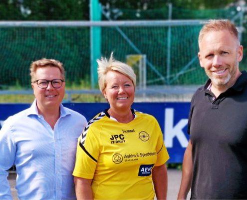 Andreas Wilsgård, Arne Erik Rønningen og daglig leder i Oppegård idrettslag Hege Frøyna